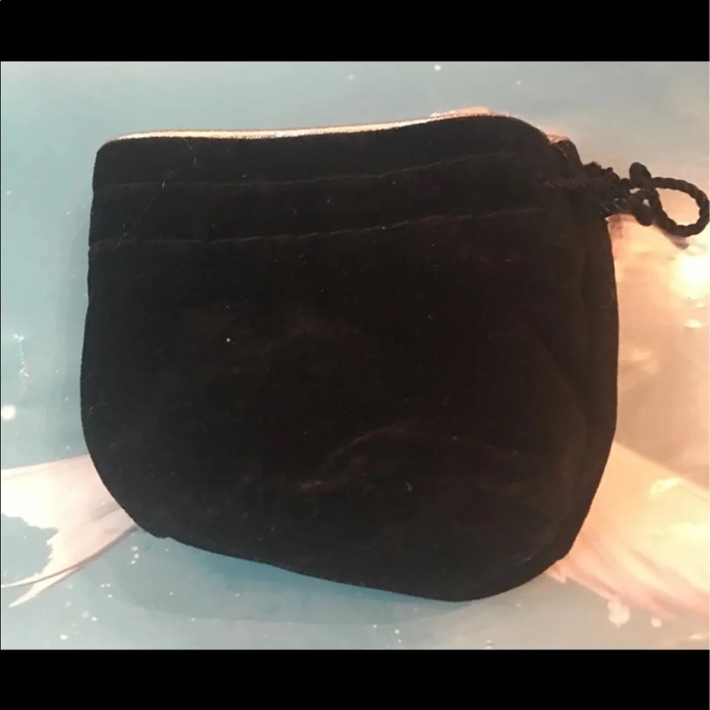 Belle Etoile drawstring velveteen empty jewelry bag. Inside satin has some wear - Picture 3 of 4